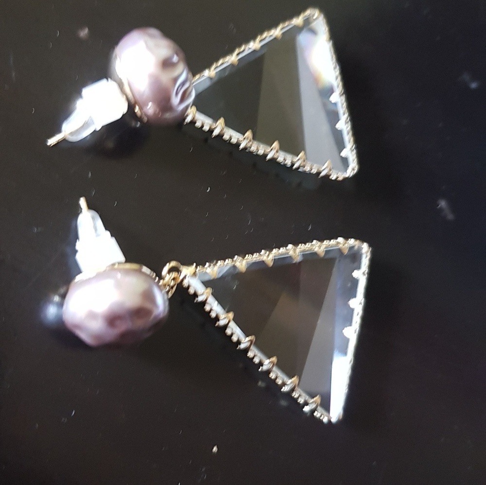 Jewel - Picture 3 of 8
